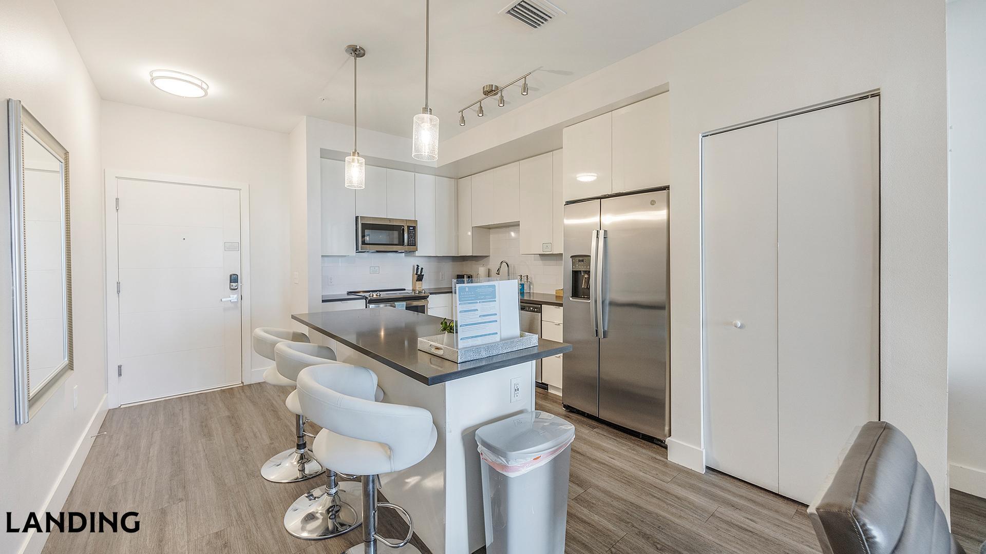 Building Photo - 4950 W Prescott St