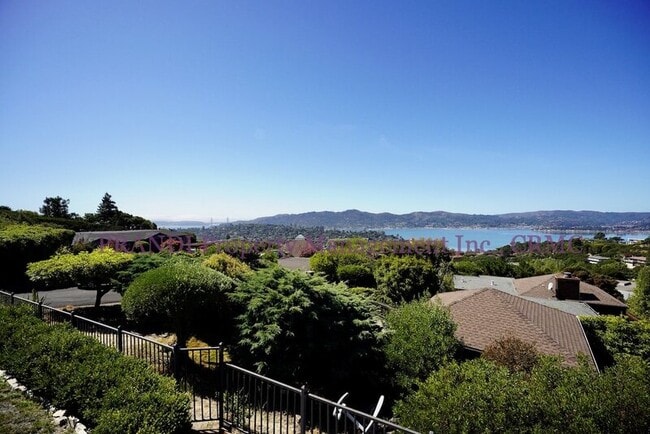 Building Photo - 3 Bartel Ct