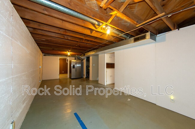 Building Photo - 1622 Oxford Dr