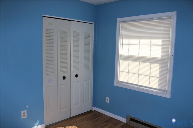 Building Photo - 9906 Family Ln