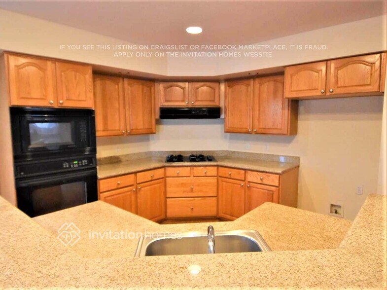 Building Photo - 868 Ashwood Ave