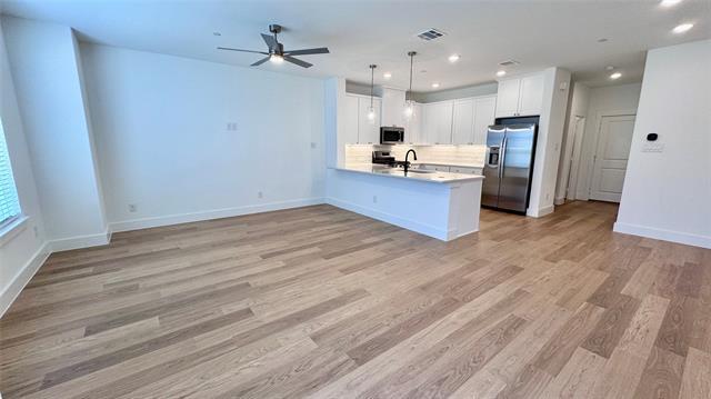 Building Photo - 2546 Campden Mews