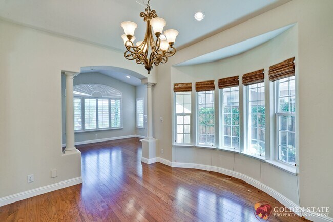 Building Photo - Mediterranean Elegance in the Heart of Cam...