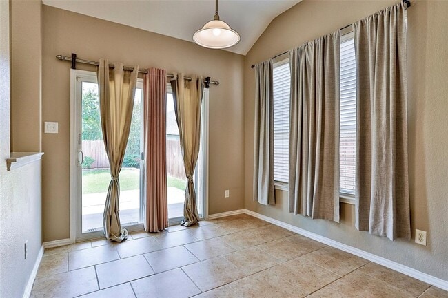 Building Photo - 15529 Landing Creek Ln