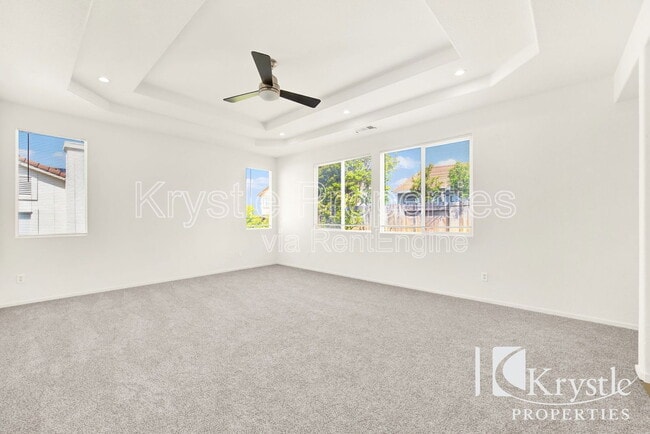 Building Photo - 35 Goldfinch Dr
