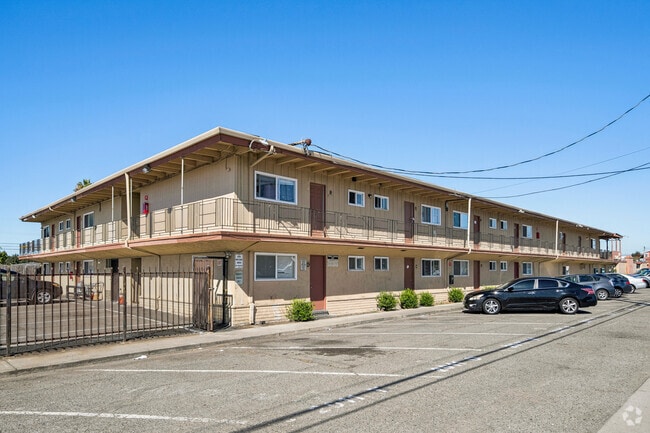 Building Photo - Doolittle Apartments