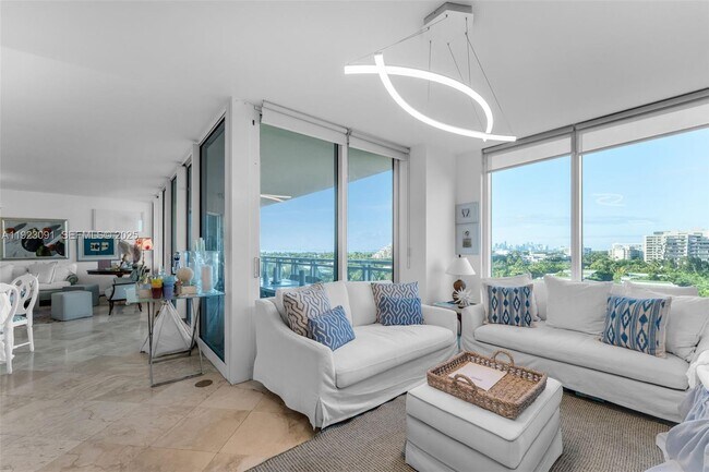 Building Photo - 430 Grand Bay Dr