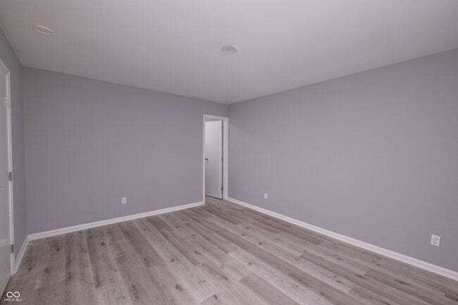 Building Photo - 8283 Sobax Dr