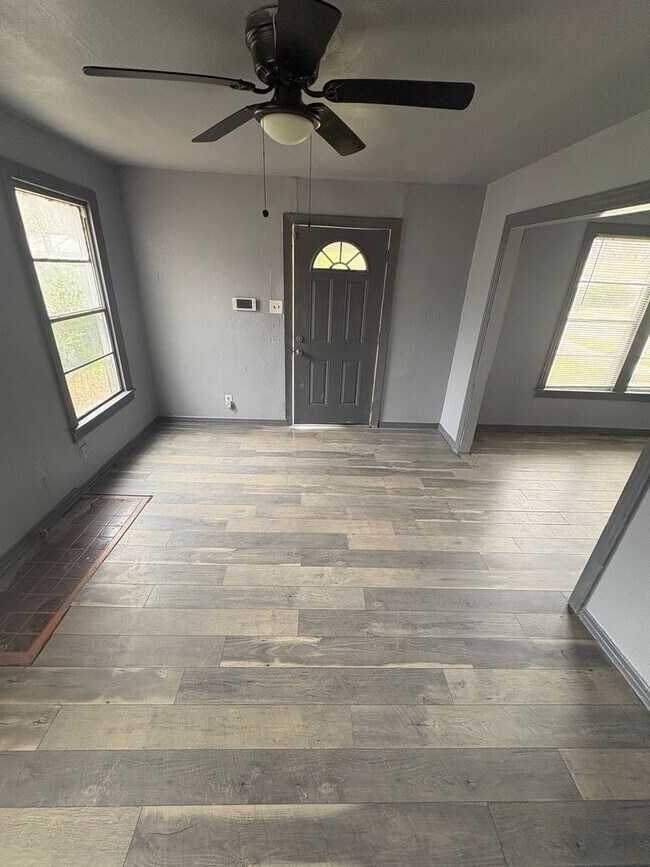 Building Photo - 2833 Morningside Dr