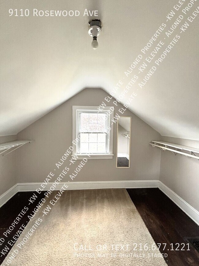 Building Photo - 9110 Rosewood Ave