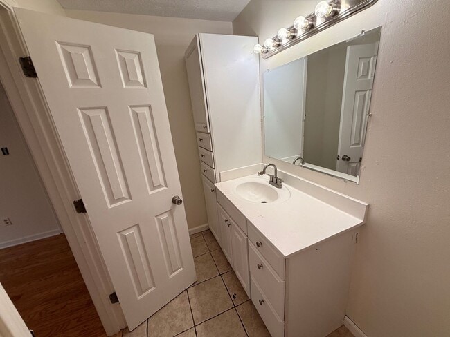 Building Photo - 112 Foxworth Dr