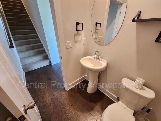 Building Photo - 112 Outback Dr