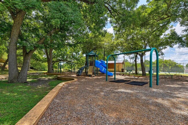 Building Photo - 3112 Freemont St