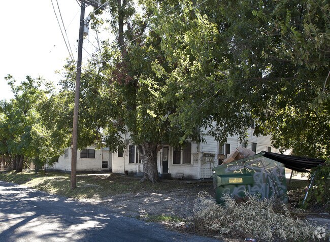 Building Photo - Carson Street Apts