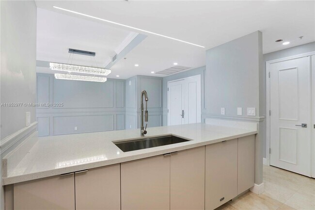 Building Photo - 3400 SW 27th Ave