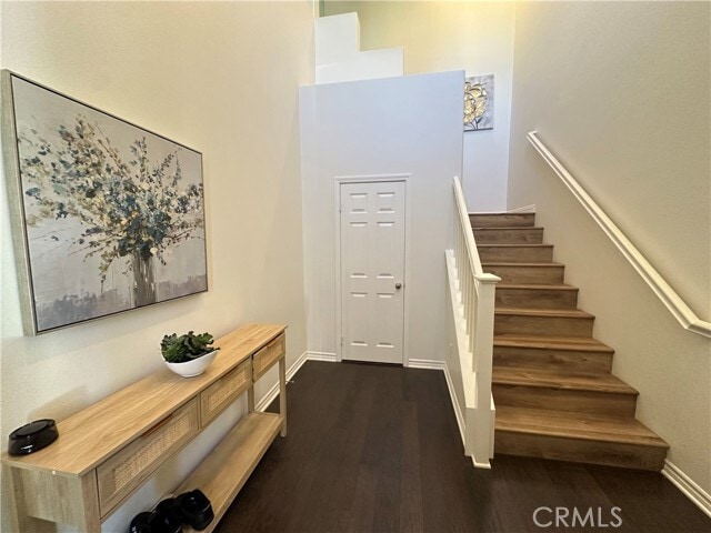 Building Photo - 50 Full Moon