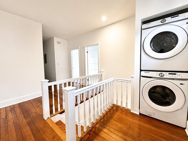 Building Photo - 20 Imrie Rd