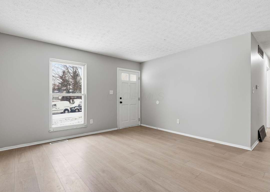Building Photo - 2526 Queenswood Dr