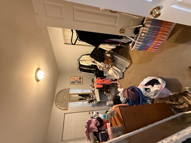 Building Photo - 518 N May St