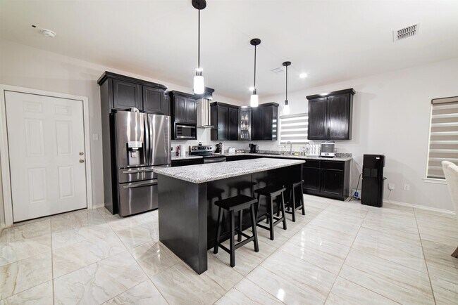 Building Photo - 5405 Jersey Dr