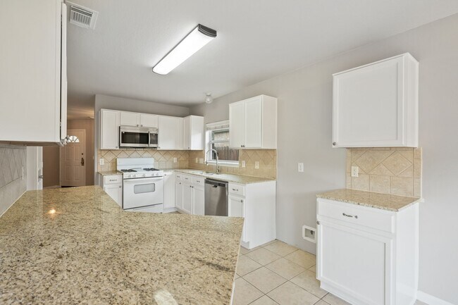 Building Photo - 2851 Sandberry Dr