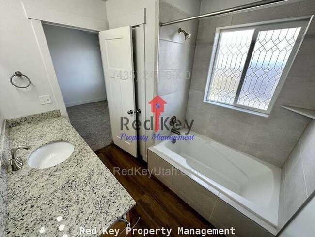 Building Photo - Glen Eagles Ct. Townhouse