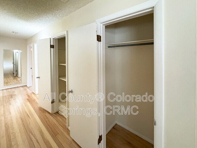 Building Photo - 2122 Meyers Ave