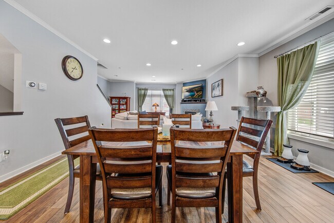 Building Photo - 2163 Rolling Green Ln