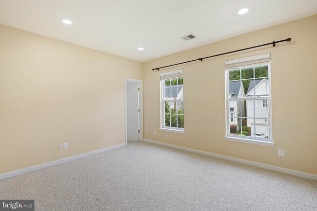 Building Photo - 7517 Lindberg Dr