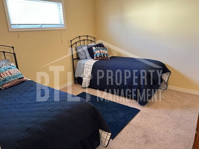 Building Photo - 134 Lake Village Ln