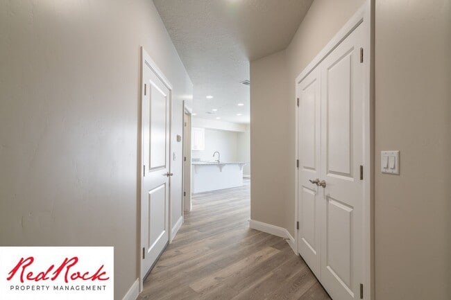 Building Photo - 517 N 480 W