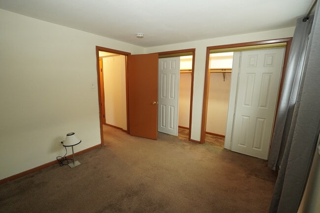 Building Photo - 347 Dalewood Ave