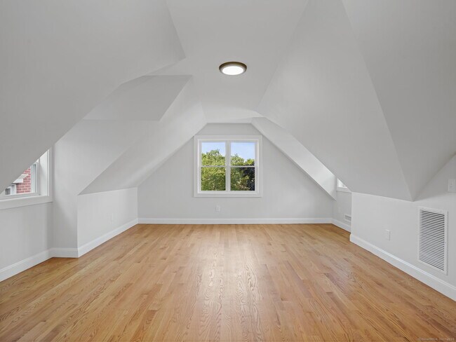 Building Photo - 3 Seaview Ave