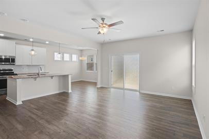 Building Photo - Like New Home in Sage Creek!