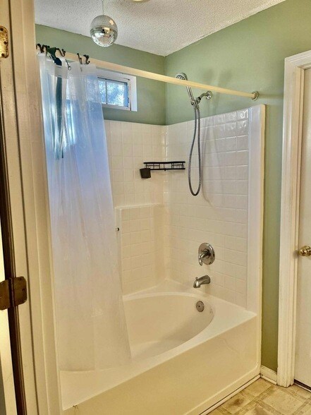 Building Photo - 524 Beverly Dr