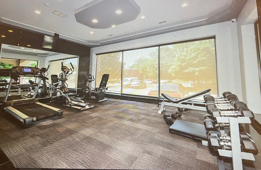 Building Photo - 2505 W Howard St