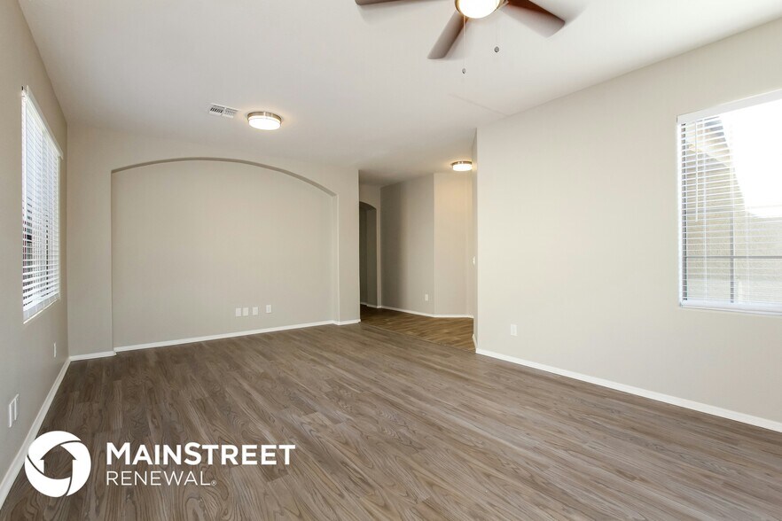 Building Photo - 12933 W Ash St