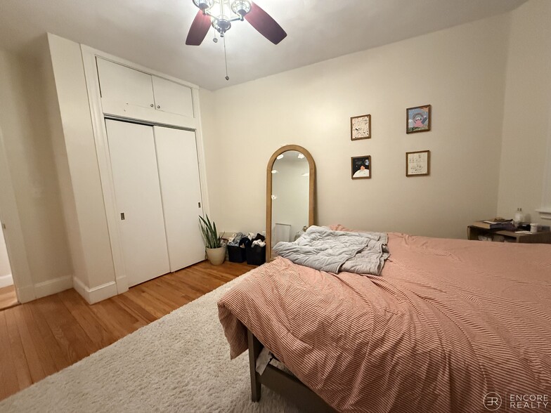 Building Photo - 65 Park Dr