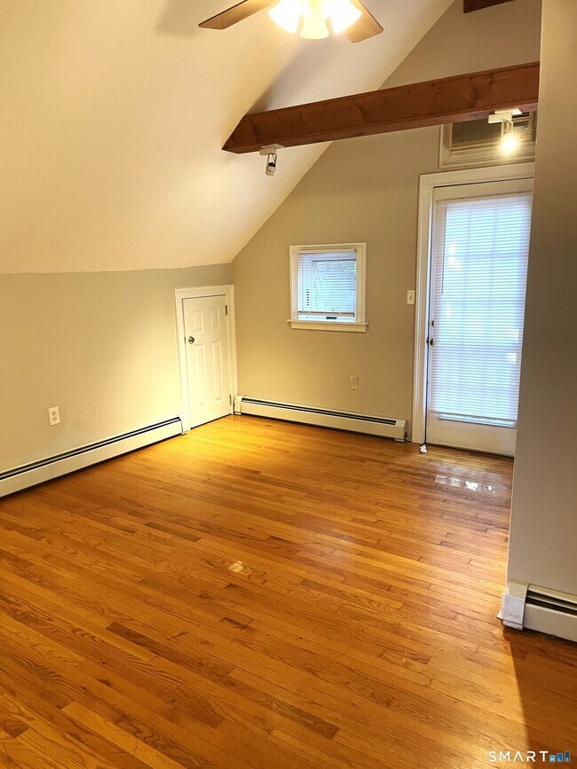 Building Photo - 251 Whiting Ln