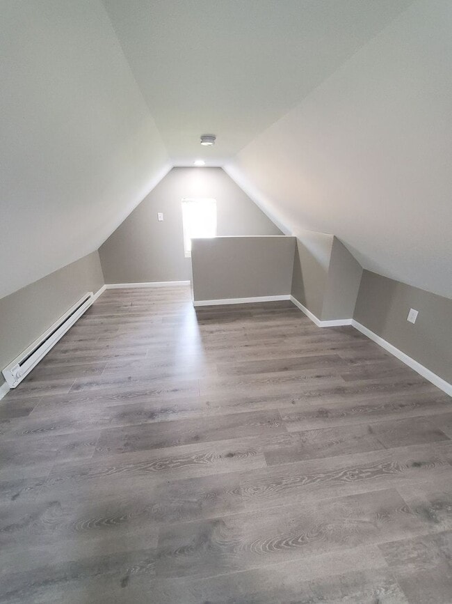 Building Photo - 1 Bedroom Single Family