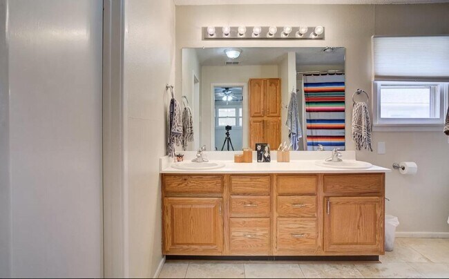 Building Photo - 4804 16th St