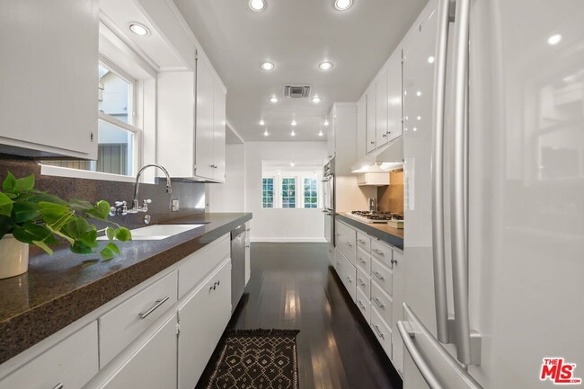 Building Photo - 3621 Longview Valley Rd