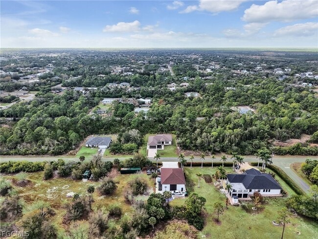 Building Photo - 6161 Feise St