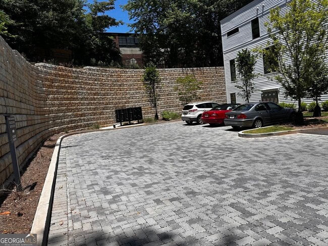 Building Photo - 727 Eloise Wy