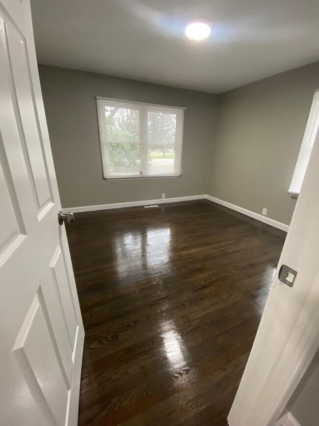 Building Photo - To apply please visit our website www.dadpropertiesnwi.com