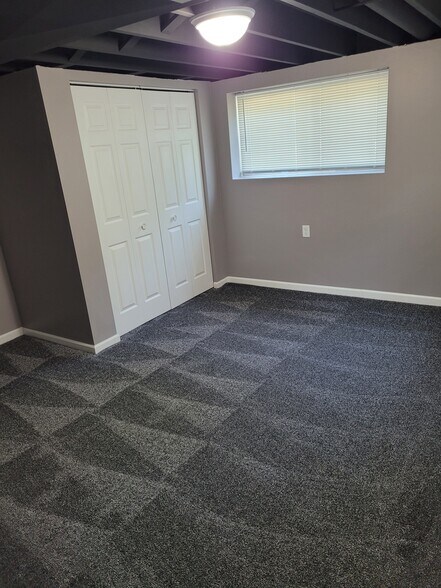 Building Photo - 2021 W 35th St