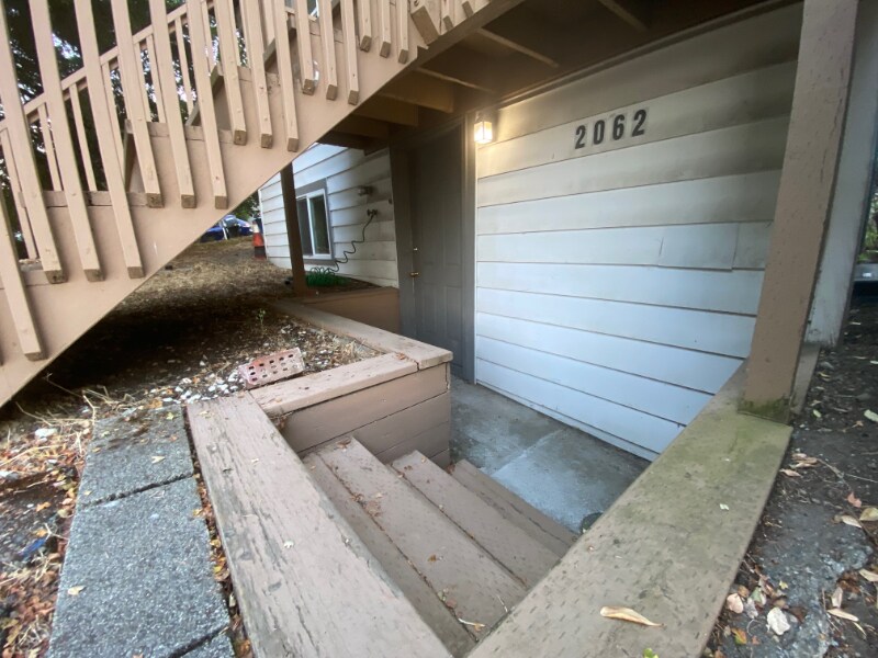Building Photo - 2062 14th Ave W
