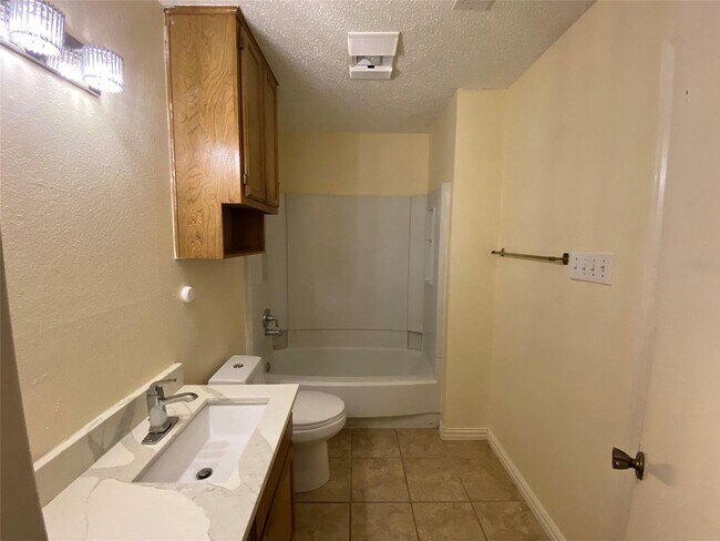 Building Photo - Coming Soon 3 bed 2 bath w/2 car garage