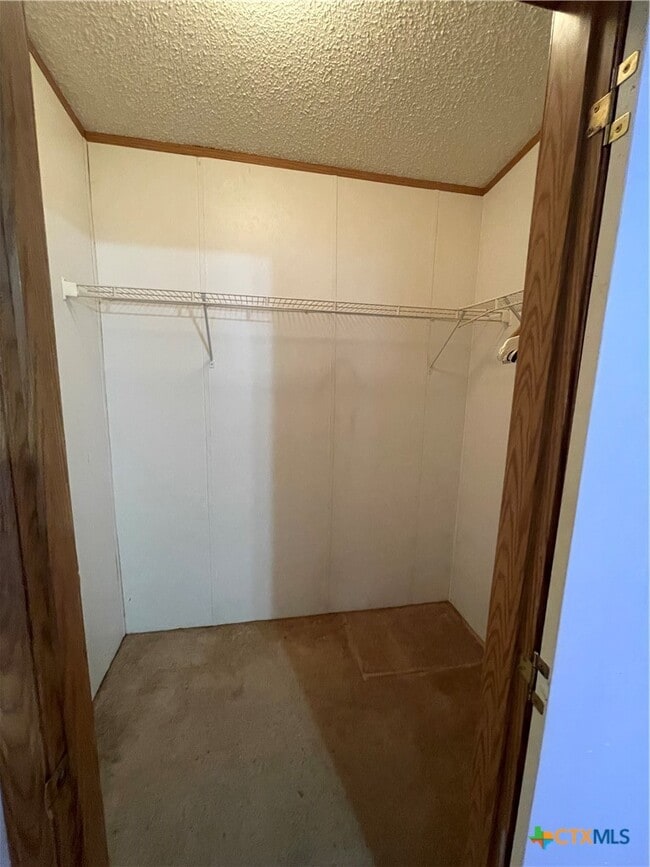 Building Photo - 136 Sonnyland Dr