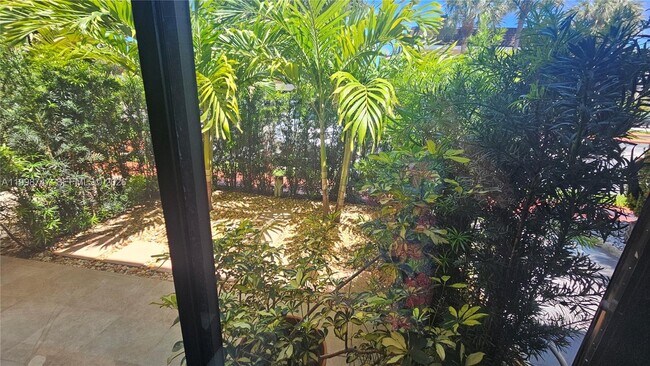 Building Photo - 16446 NE 27th Pl